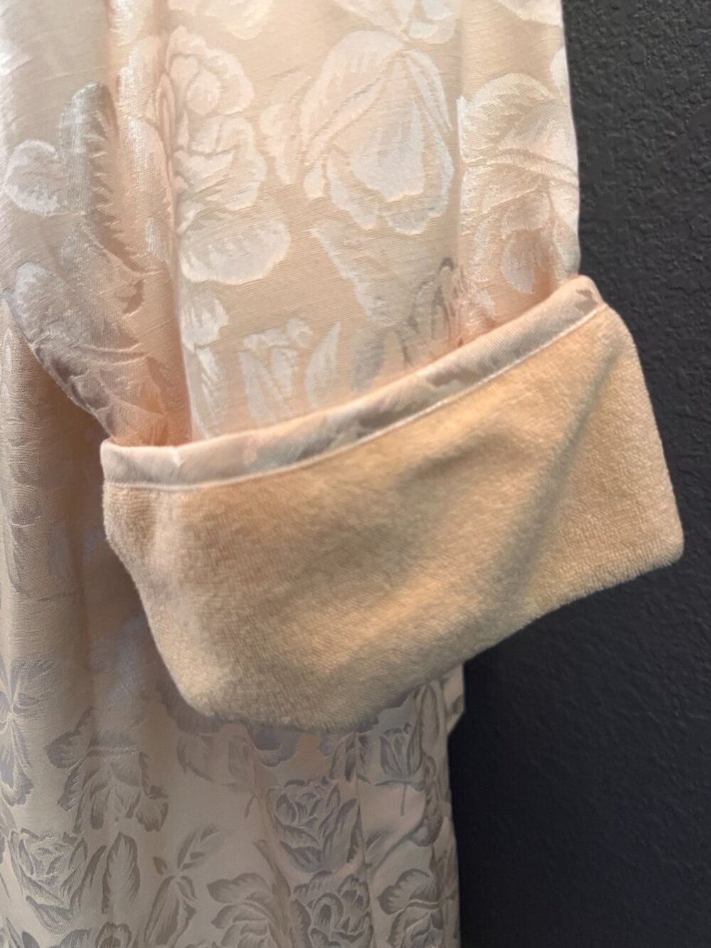 VINTAGE VICTORIA'S SECRET GOLD LABEL SATIN JACQUARD TERRY LINED ROBE NWOT XS/S - Picture 13 of 15